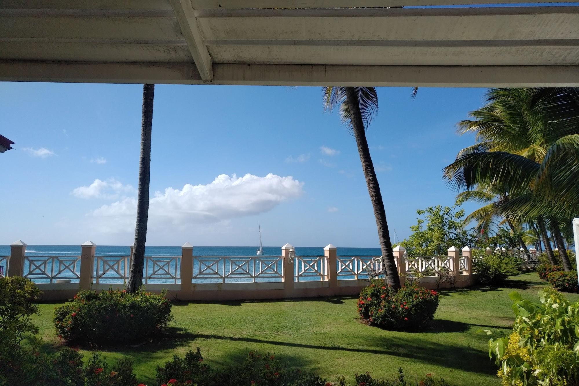 Coco Reef Resort & Spa Crown Point Extérieur photo
