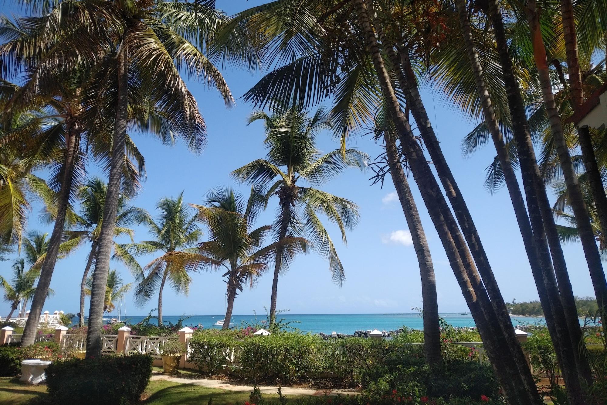 Coco Reef Resort & Spa Crown Point Extérieur photo