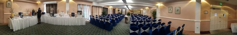 Coco Reef Resort & Spa Crown Point Extérieur photo