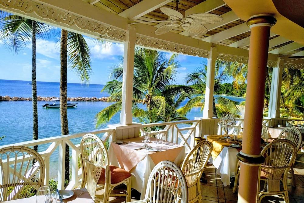 Coco Reef Resort & Spa Crown Point Extérieur photo