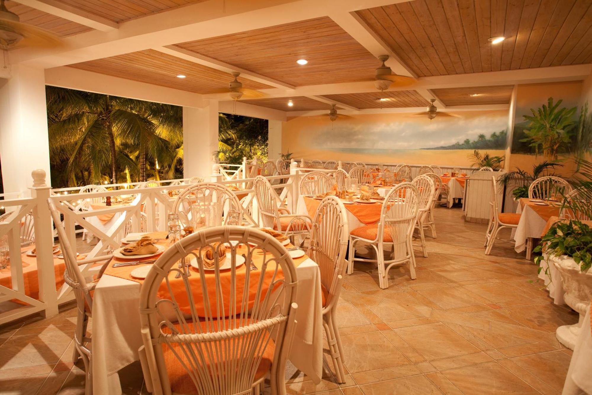 Coco Reef Resort & Spa Crown Point Extérieur photo