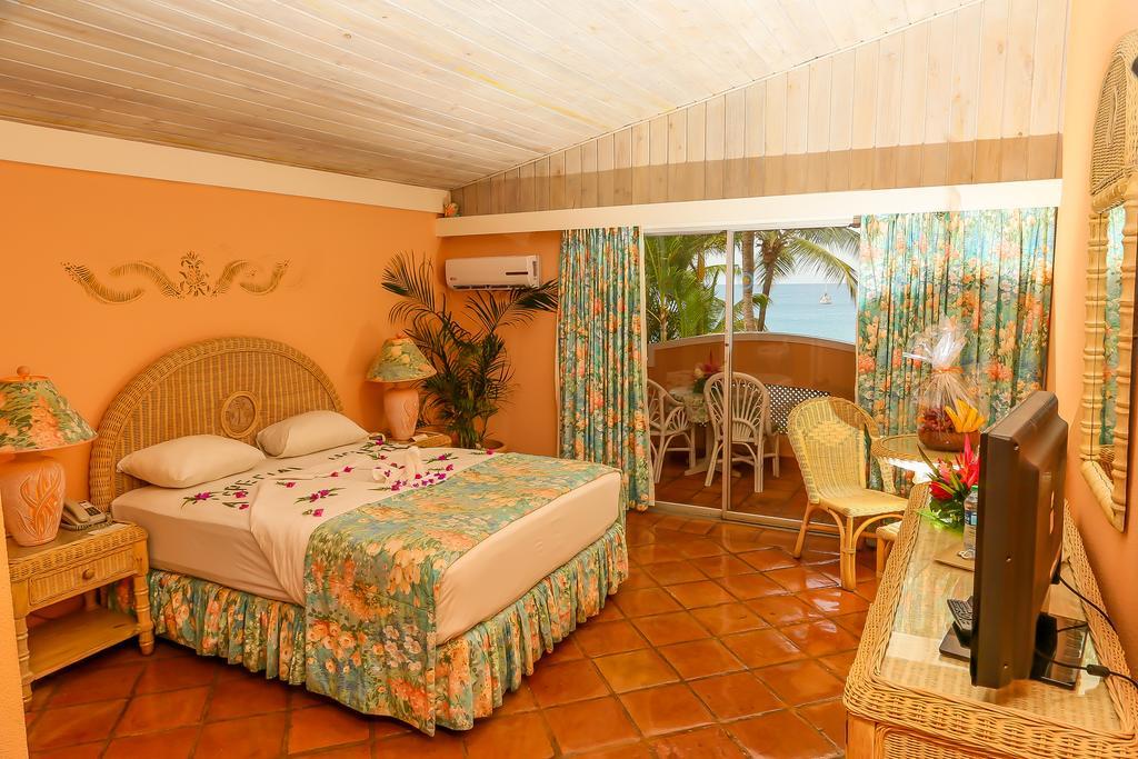 Coco Reef Resort & Spa Crown Point Extérieur photo